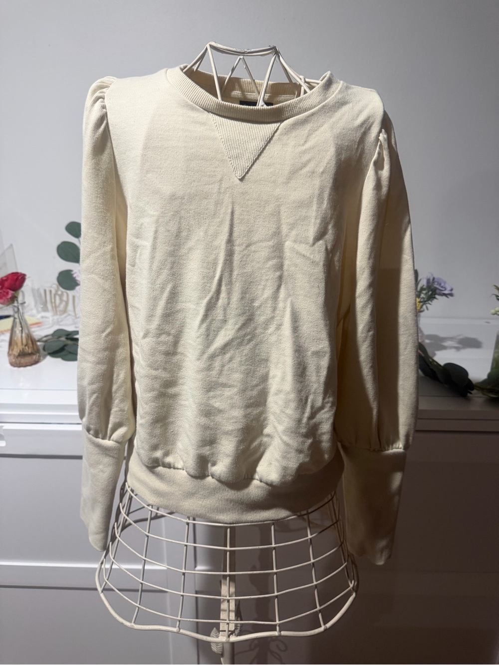 Who What Wear Cream Puff-Sleeve Crewneck Sweatshirt